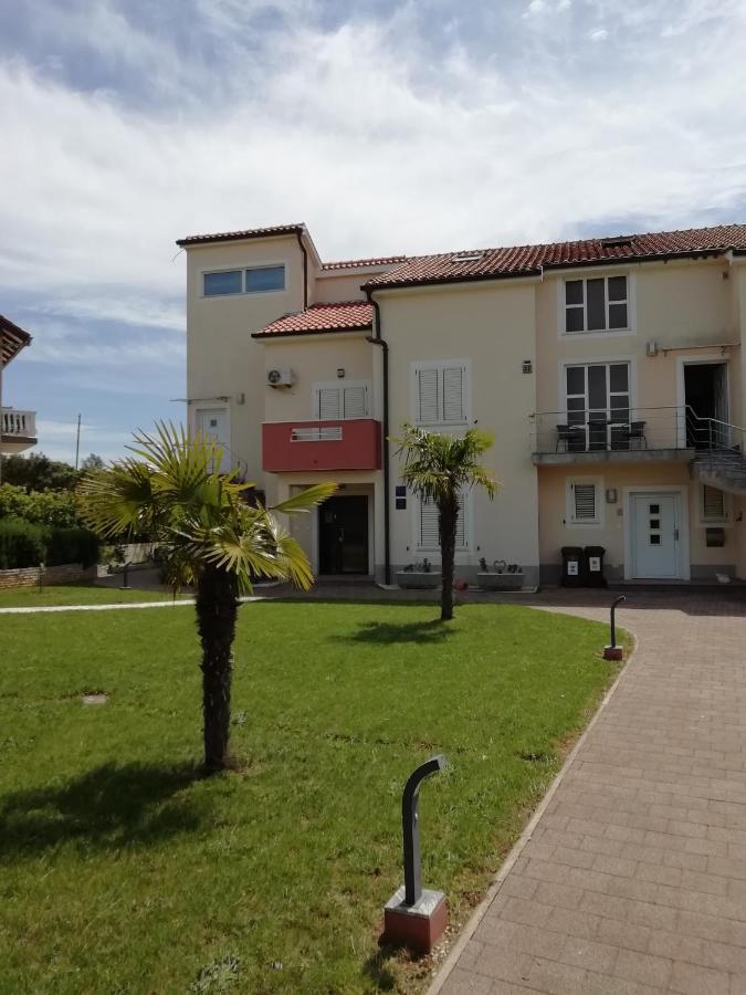 Villa „Drei Palmen“ Sveti Filip i Jakov Exterior foto
